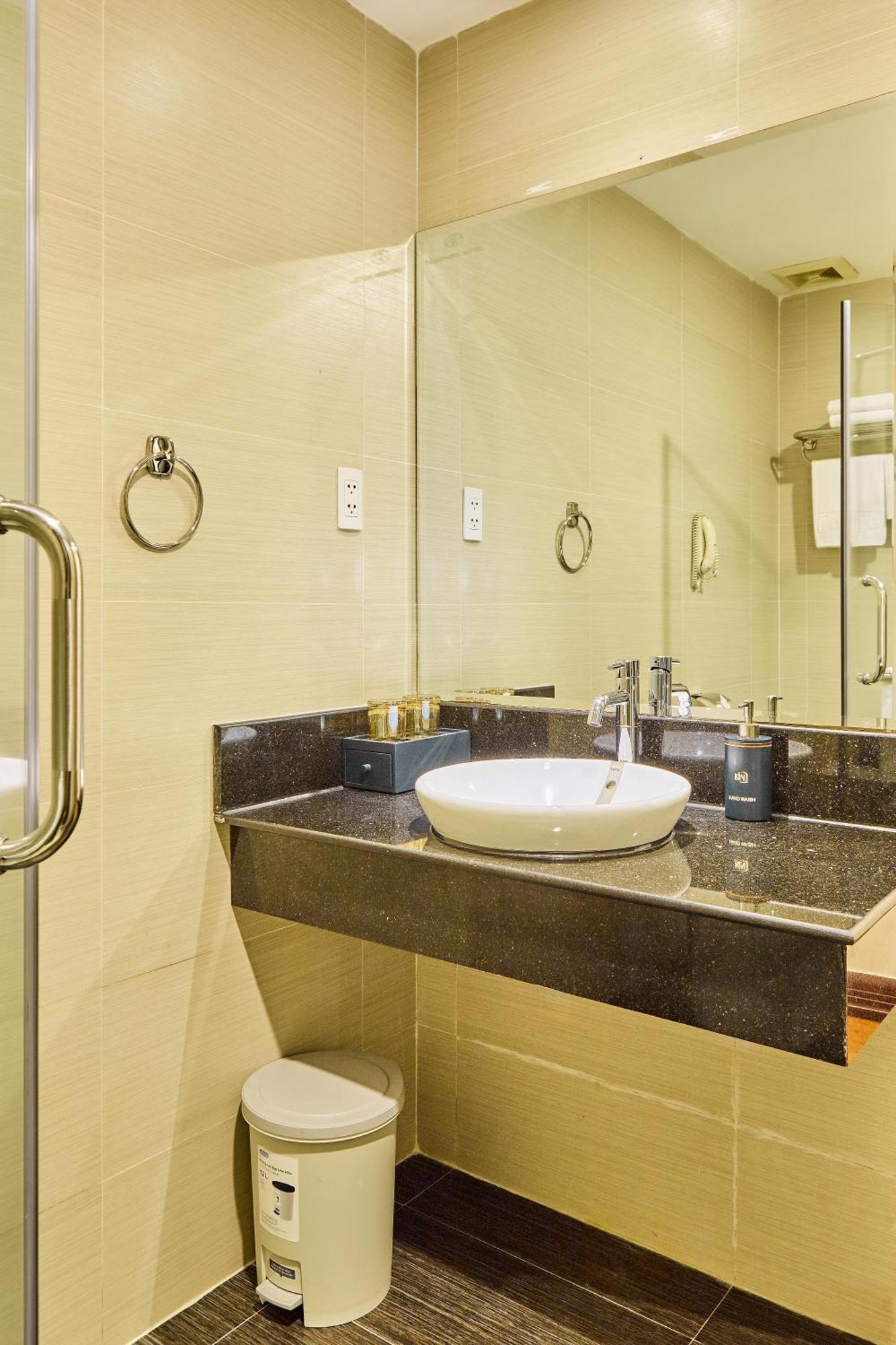 Kin Thi Sach 4* TP. Hồ Chí Minh